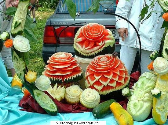 Maslina saptamanala nr 15 Miss me? - poza 2. sculpturi in fructe - Maslina saptamanala